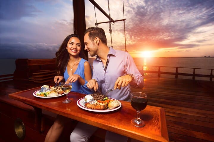 Columbus Romantic Dinner Cruise in Cancún | Nichupté Lagoon Sunset Sail photo 2