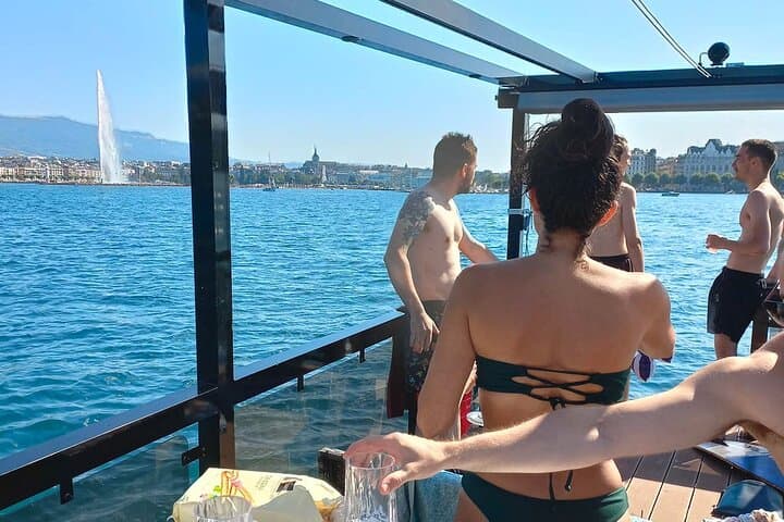 Private Lake Geneva Cruise with Aperitif — 90-Minute Geneva Boat Tour photo 2
