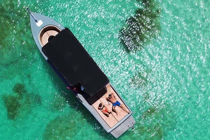 Private Full-Day Boat Trip Around Saint Martin: Pinel, Tintamarre & Turtle Snorkel photo 1
