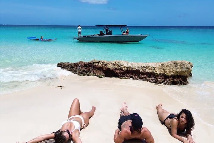 Private Full-Day Boat Trip Around Saint Martin: Pinel, Tintamarre & Turtle Snorkel photo 2