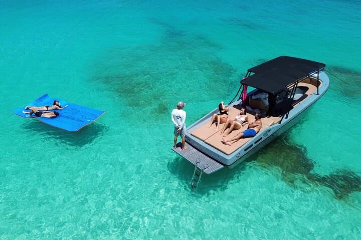 Private Full-Day Boat Trip Around Saint Martin: Pinel, Tintamarre & Turtle Snorkel photo 4