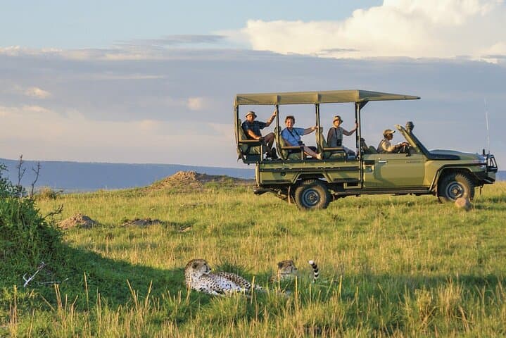 Kenya’s Ultimate 4-Day Safari and Beach Escape: Nairobi National Park, Cultural Tours, and Diani Beach Relaxation