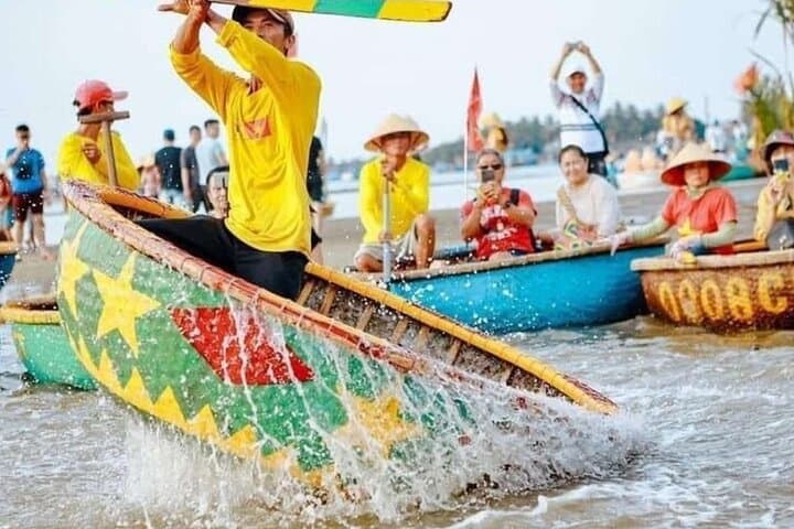 Hoi An Basket Boat & Herb Village Half-Day Bike Tour — Bike, Paddle, Taste