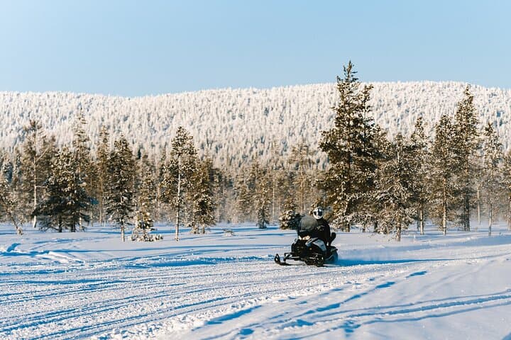 Levi Fell Snowmobile Safari: 30–35 km Arctic Ride with Café Stop photo 4