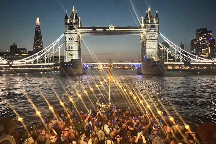 Silent Disco Thames Boat Party: Dance Under London's Night Lights photo 5