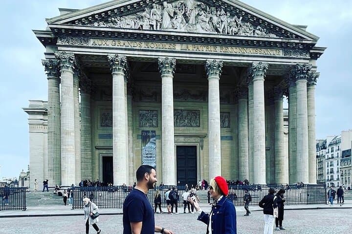 Private Full-Day Paris Highlights: Marais to Eiffel Tower photo 5
