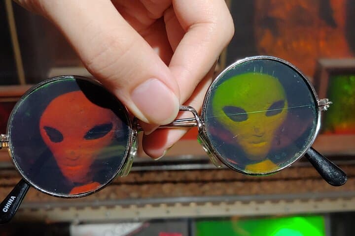 Inside Dr. Laser's Holographic Studios: A Hands-On Tour of NYC’s Original Laser Lab photo 5