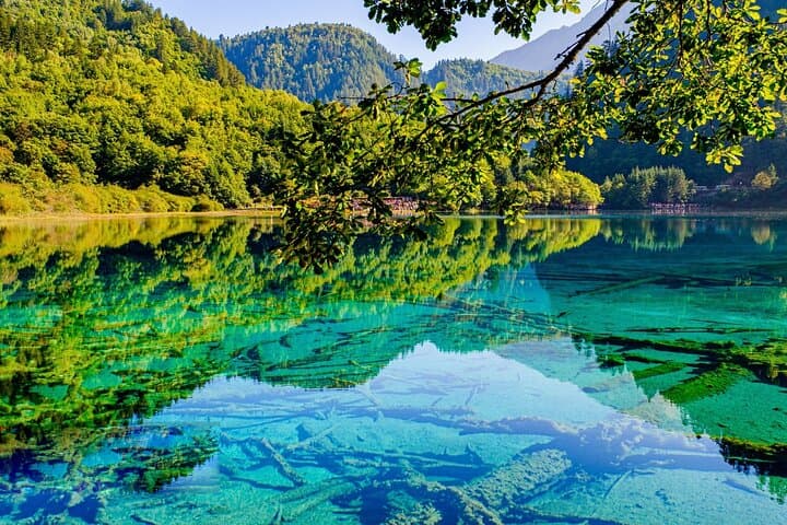 3-Day Jiuzhai Valley and Huanglong Private Tour: Lakes, Terraces & Tibetan Culture