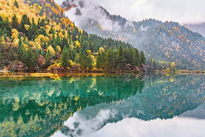 3-Day Jiuzhai Valley and Huanglong Private Tour: Lakes, Terraces & Tibetan Culture photo 4