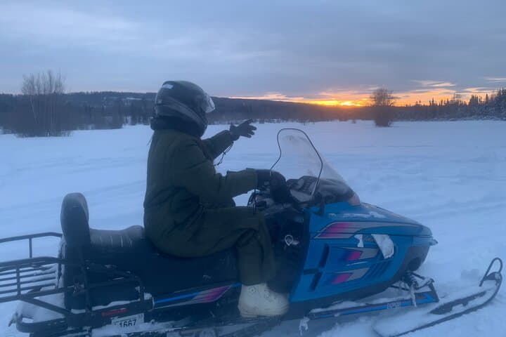 One-Hour Snowmobile Adventure on Fairbanks' Midnight Sun Golf Course photo 4
