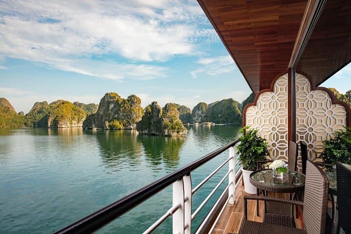 Ha Long Bay 2-Day Luxury Cruise with Balcony Cabin, Kayaking & Cooking Class photo 4
