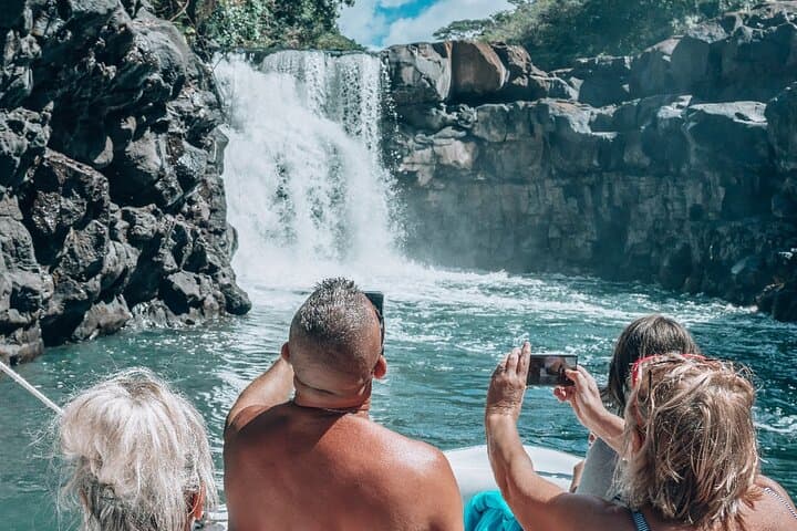 Speedboat 5-Island Day Trip to Ile aux Cerfs, GRSE Waterfall & Snorkeling photo 4