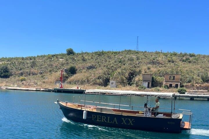 Perla XX Boat Tour — Sarandë Coastal Cruise to Krorez, Kakome & Snorkel Spots