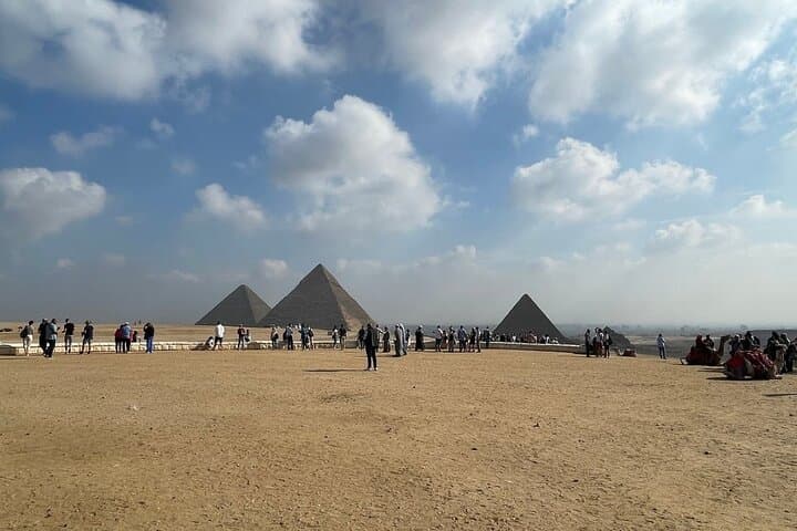 Two-Day Private Cairo Tour: Pyramids, Egyptian Museum & Memphis