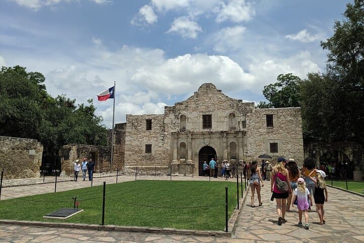 San Antonio Scavenger Hunt Walking Tour — Self-Guided Downtown Adventure