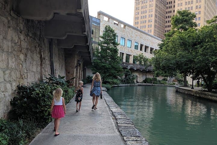 San Antonio Scavenger Hunt Walking Tour — Self-Guided Downtown Adventure photo 3