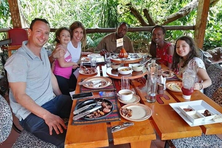 Nairobi Local Lunch and Beer Tasting with Giraffe Center & Beads Factory photo 2