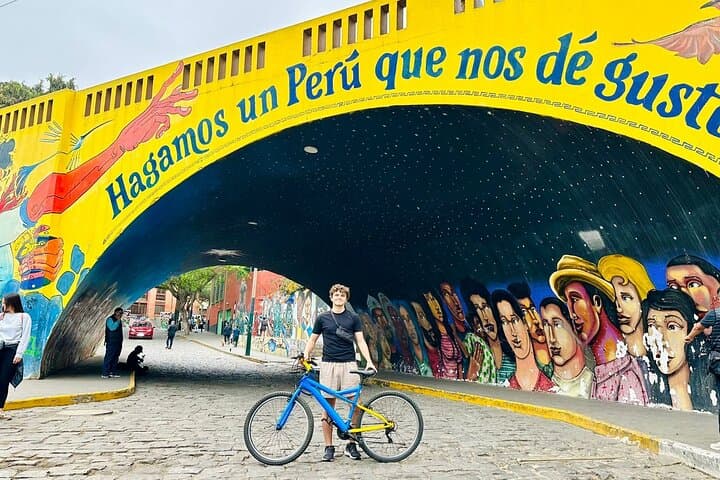 Coastal Lima Bike Tour: Miraflores & Barranco Small-Group Ride photo 4