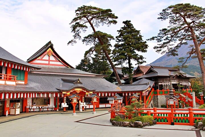 Fushimi Inari Mountain Hike: Guided Walk Through Senbon Torii and Hidden Peaks photo 4
