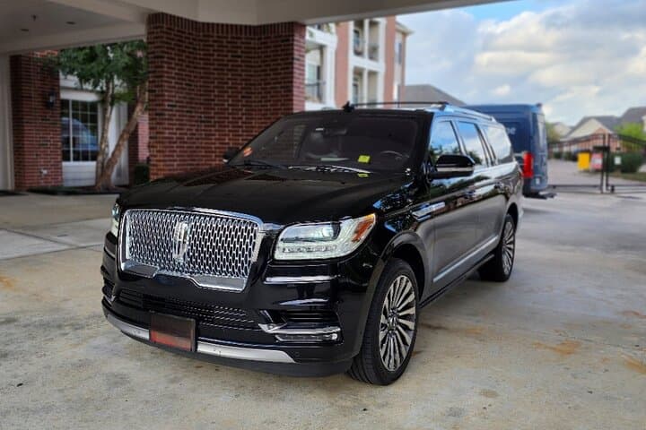 Houston Airport to Galveston Private Transfer — 1-Hour First-Class Service