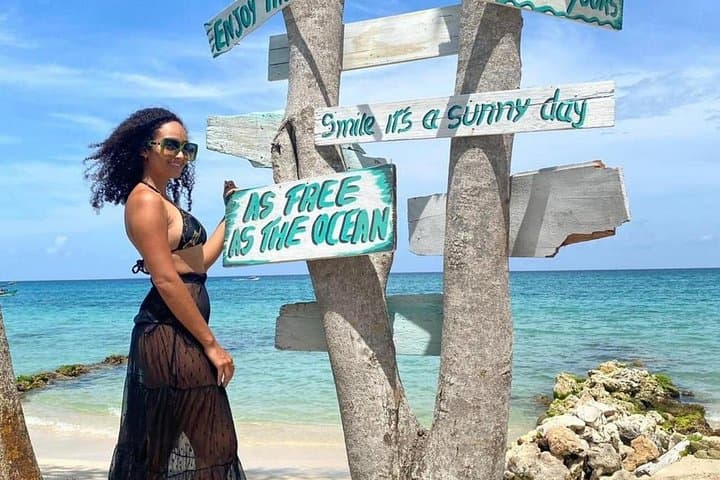 Freedom Beach Day Trip to Playa Cristal Barú from Cartagena photo 1