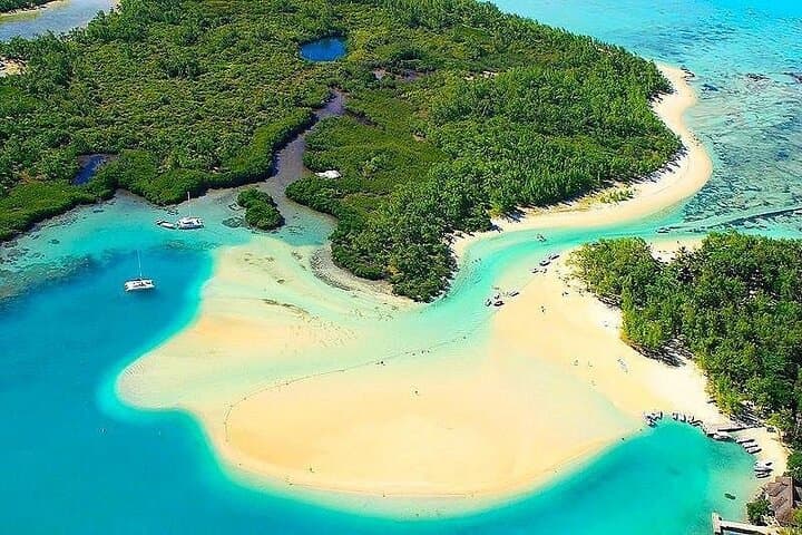 5-Island Speed Boat Tour in Mauritius: Île aux Cerfs, Waterfall & Beach BBQ photo 4