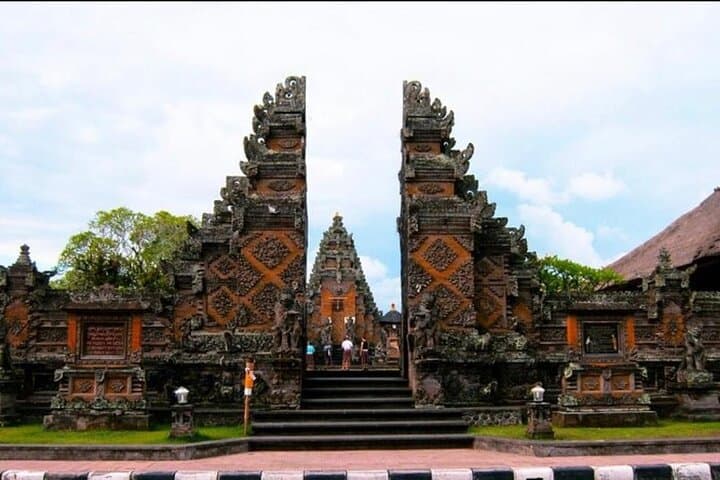 Full-Day Private Ubud Tour: Waterfalls, Rice Terraces & Monkey Forest