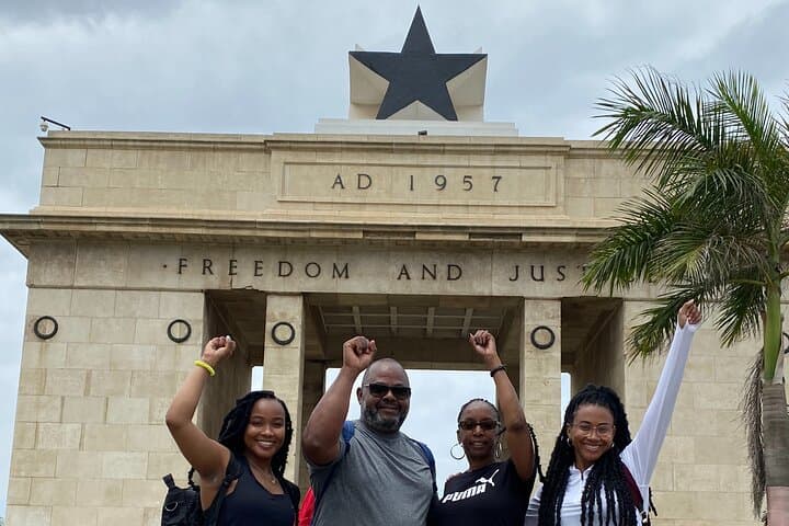 Accra City Tour: Practical Guide to Ghana’s Capital Sights photo 4