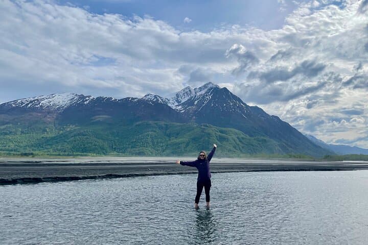 3-Hour Knik River Lazy Kayak Float with Pioneer Peak Views photo 3