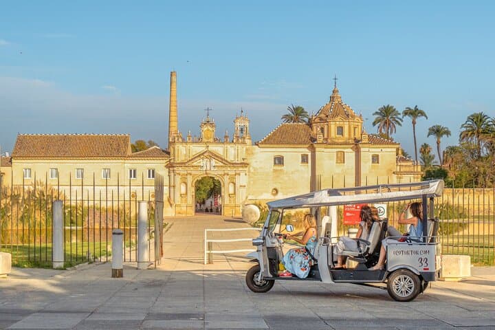 Private Eco Tuk Tuk Welcome Tour of Seville — Plaza de España & Triana Highlights photo 2