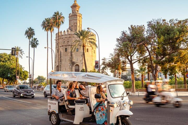 Private Eco Tuk Tuk Welcome Tour of Seville — Plaza de España & Triana Highlights photo 4