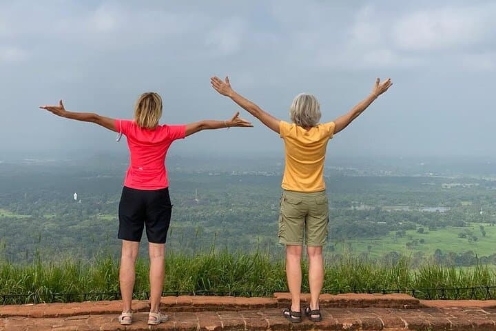 Sri Lanka Private Roundtrip Airport & Port Transfer — Colombo to Bandaranaike photo 5