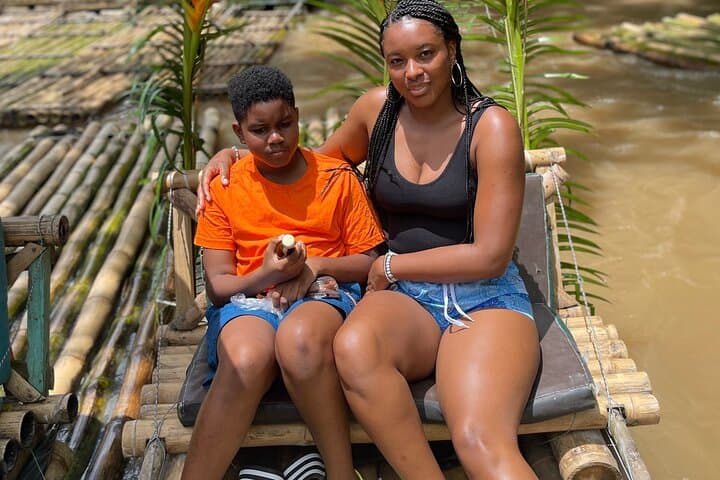 Montego Bay Bamboo Rafting & Limestone Massage on the Lethe River