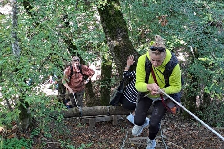 Eagle Gorge Walk: Vashlovani Birdwatching, Canyon Hike & Wine Tasting photo 2