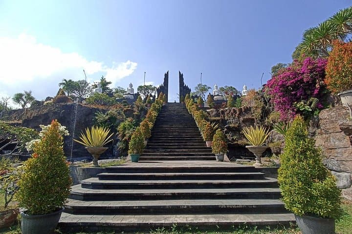 North Bali Full-Day: Brahmavihara Arama, Banjar Hot Springs & Ulun Danu Bratan Temple photo 3