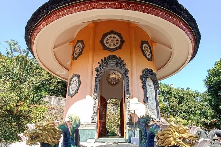 North Bali Full-Day: Brahmavihara Arama, Banjar Hot Springs & Ulun Danu Bratan Temple photo 4