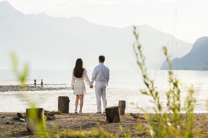 Private Phototour in Interlaken: Lake Brienz & Thun Photoshoot with a Pro