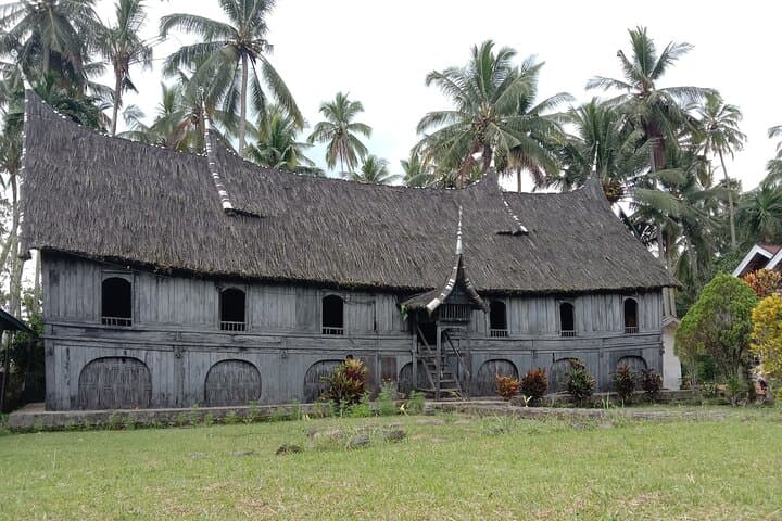 5-Day Private West Sumatra Tour — Bukittinggi, Harau Valley & Padang Islands photo 3