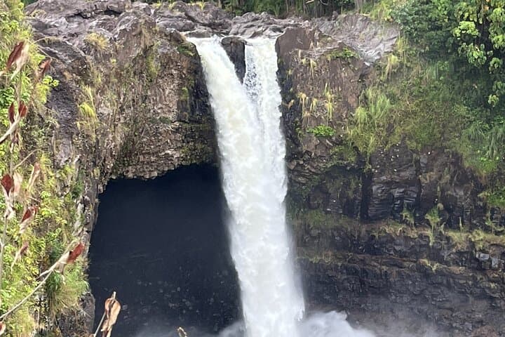 Drive the Big Island: Private Full-Day Circle Tour from Kona