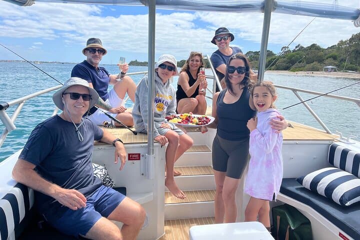 Gold Coast Island Private Cruise: Broadwater Snorkel & Fishing Charter photo 2
