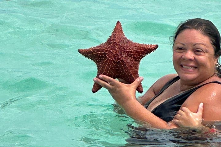 Luxury Catamaran Cruise: Sip, Sail, Snorkel & Swim with the Bahamas' Famous Pigs photo 4