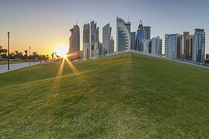 Half-Day Doha City Tour: Corniche, Souq Waqif & Katara Cultural Village