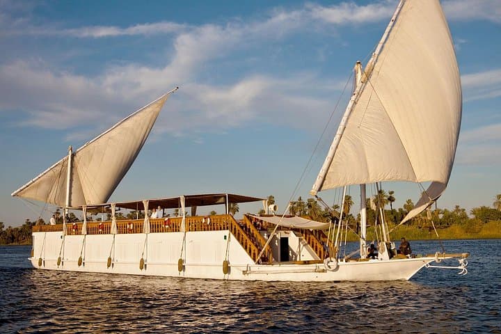 4-Day Dahabeya Nile Cruise from Aswan to Luxor with Abu Simbel & Balloon Ride photo 1