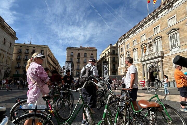 Ride Barcelona: Private 3-Hour Bike Tour of Highlights and Hidden Gems photo 4