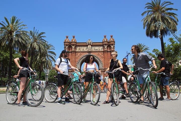 Ride Barcelona: Private 3-Hour Bike Tour of Highlights and Hidden Gems