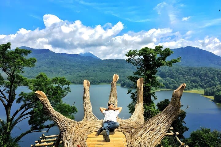 Lovina Sunrise Dolphin Watching & North Bali Day Tour — Lovina, Tamblingan & Ulun Danu photo 4