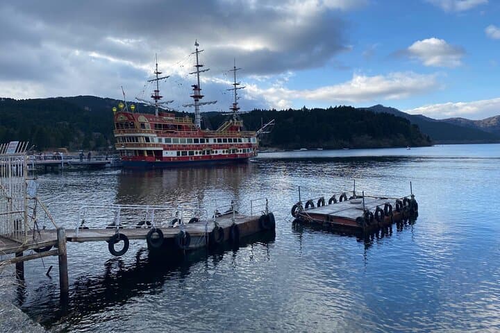 Hakone and Mt. Fuji Private Day Trip — Lake Ashinoko, Owakudani & Open‑Air Museum photo 3