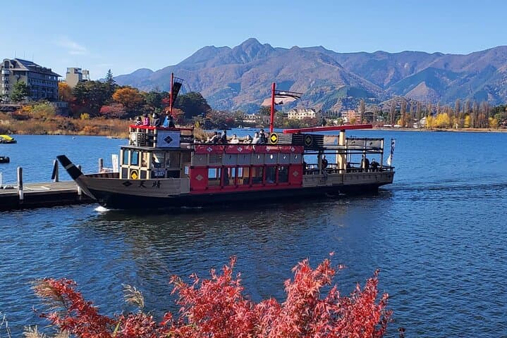 Private Mt. Fuji & Lake Kawaguchi Day Trip — Ropeway, Caves & Cultural Stops photo 3