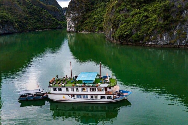 Lan Ha Bay Boutique Cruise: 2-Day Kayaking, Swimming & Viet Hai Village Bike Tour photo 2
