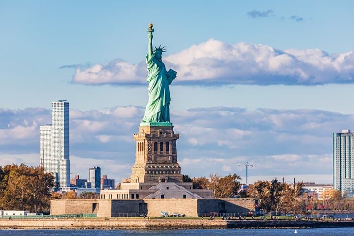 Full-Day Private Walking Tour of New York City: Central Park, Brooklyn Bridge & Little Island photo 5